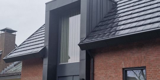 Woning bekleed met Nedzink NOIR